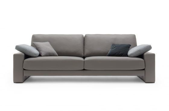 Ein Rolf Benz Ego Sofa in grau